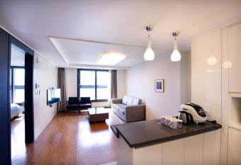 Plea De Blanc Hotel & Residence allows 18 year olds to book a room