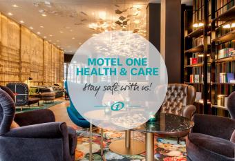 Motel One Frankfurt-R  mer allows 18 year olds to book a room