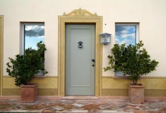 Casa Pazzi allows 18 year olds to book a room