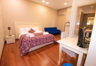 Casa Cairoli allows 18 year olds to book a room