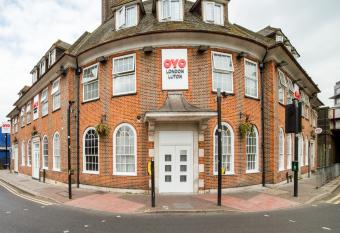OYO London Luton allows 18 year olds to book a room