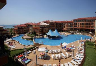 Apartcomplex Panorama Dreams allows 18 year olds to book a room