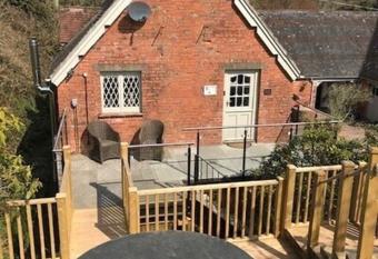 The Coach House Apartment at Cefn Tilla Court, Usk allows 18 year olds to book a room