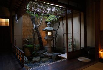Guesthouse Itoya Kyoto allows 18 year olds to book a room