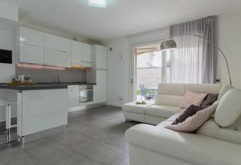 Venturini Guest House Self Check-in has Balcony rooms