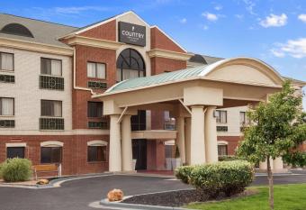 Country Inn & Suites by Radisson, Lubbock, TX allows 18 year olds to book a room