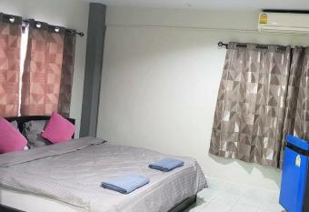 Nit Guest House has Balcony rooms