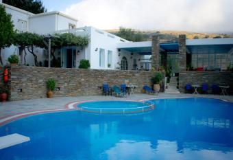 Aiolos Hotel Andros allows 18 year olds to book a room