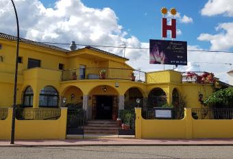 La Nova Tenalla - Adults Only allows 18 year olds to book a room