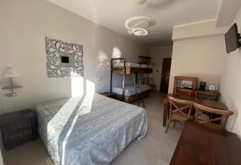 La Fontanella has Balcony rooms