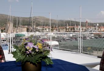 Apartment Toncika allows 18 year olds to book a room