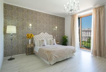 Hostal Central Palace Madrid has Balcony rooms