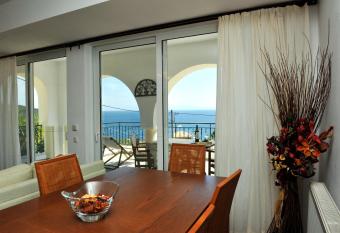 Nina Areti has Balcony rooms