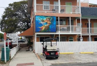Atlantis Inn - Tybee Island has Balcony rooms
