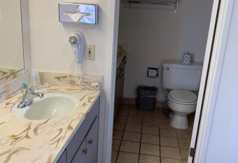 Desert Hot Springs Spa Hotel has Balcony rooms