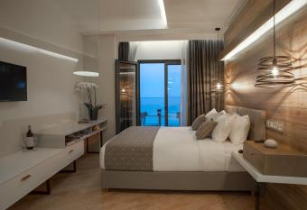 Mira s home near airport has Balcony rooms