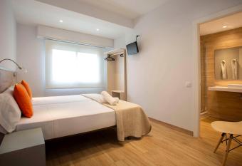 Hostal Sans allows 18 year olds to book a room