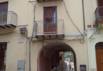CASA DELL ARCO has Balcony rooms