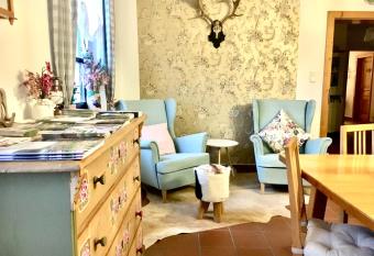 Landhaus Weinblick allows 18 year olds to book a room