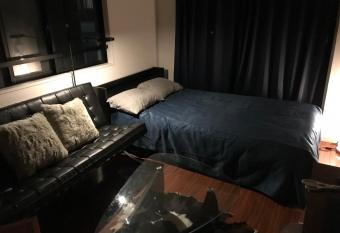 SJ house -Short walk from 3 stations including Shinjuku Station allows 18 year olds to book a room
