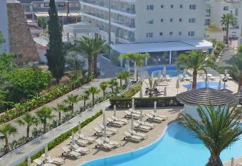 Sunrise Gardens Aparthotel has Balcony rooms