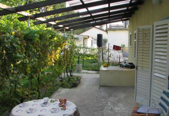 Sabunike 1015 has Balcony rooms