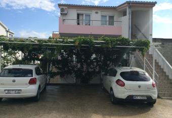 Apartments Nives has Balcony rooms