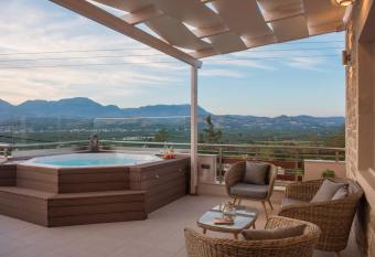 Hercules has rooms with a private hot tub