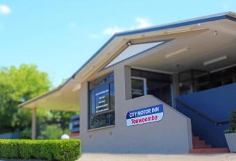 City Motor Inn has Balcony rooms