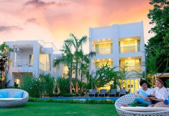 Verano Beach Villa has Balcony rooms