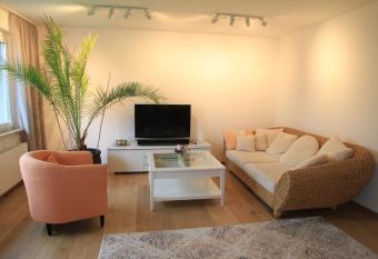 Comfort Lodging Stueckenfeld allows 18 year olds to book a room