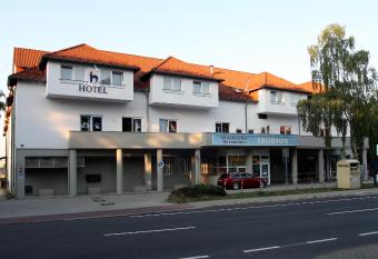 Ilmenauer Hof allows 18 year olds to book a room