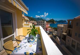 Miomir Perazic Apartments has Balcony rooms