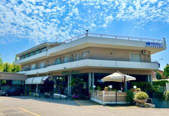 Hotel La Bussola has Balcony rooms