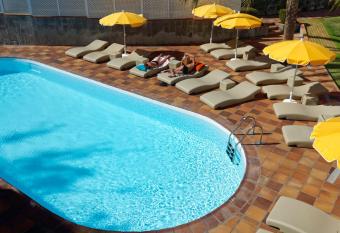 Jacarandas Beach allows 18 year olds to book a room