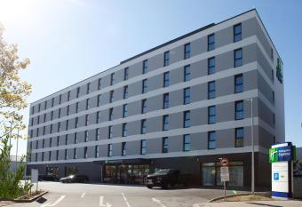 Holiday Inn Express Frankfurt Airport - Raunheim, an IHG Hotel allows 18 year olds to book a room