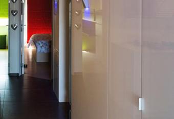 Residentie New Sight has rooms with a private hot tub