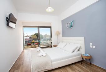 nitsa studio has Balcony rooms