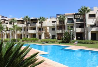 Roda Golf & Beach Resort, Murcia allows 18 year olds to book a room