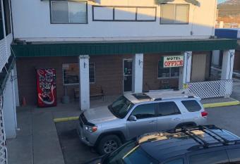 Kootenay Country Inn allows 18 year olds to book a room