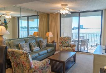 Compass Point 303 has Balcony rooms