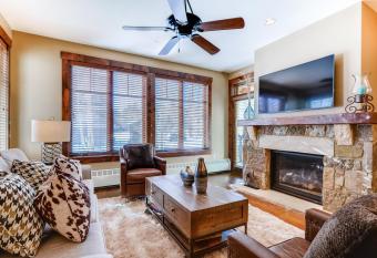 Water House on Main Street has Balcony rooms