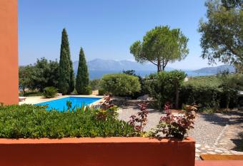 Villa with swimming pool and tennis/basketball court allows 18 year olds to book a room