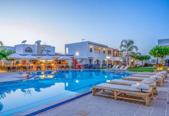 Maria Rousse allows 18 year olds to book a room