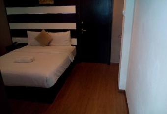 Hotel Economy Kapar allows 18 year olds to book a room