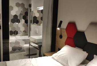 H33 Apartamenty allows 18 year olds to book a room