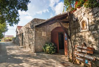 Apartments & Rooms Konoba Tomi   has Balcony rooms