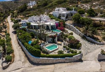 Villa Haritomeni allows 18 year olds to book a room