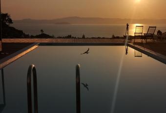 The Free Bird - Private Pool & Spa Villa has Balcony rooms