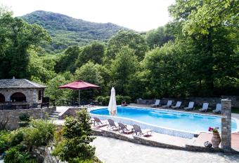 Amalthia Traditional Guesthouse has Balcony rooms